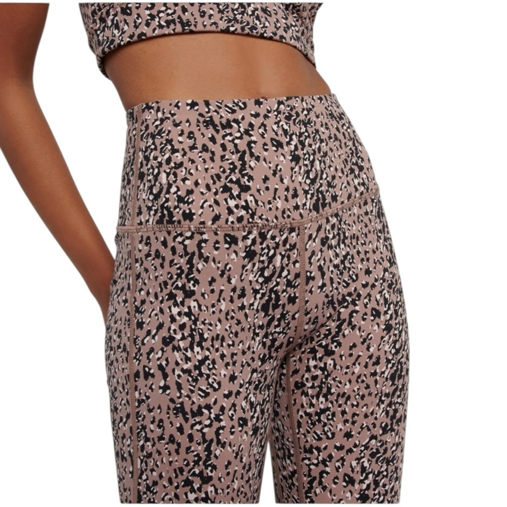 🌻NEW w/tags Varley Let’s Go Pocket 2.0 25” Speckle Animal Print Legging Size L
